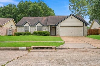 Building Photo - 22039 Rivermead Dr