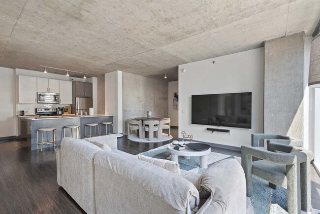 Building Photo - 215 W Lake St