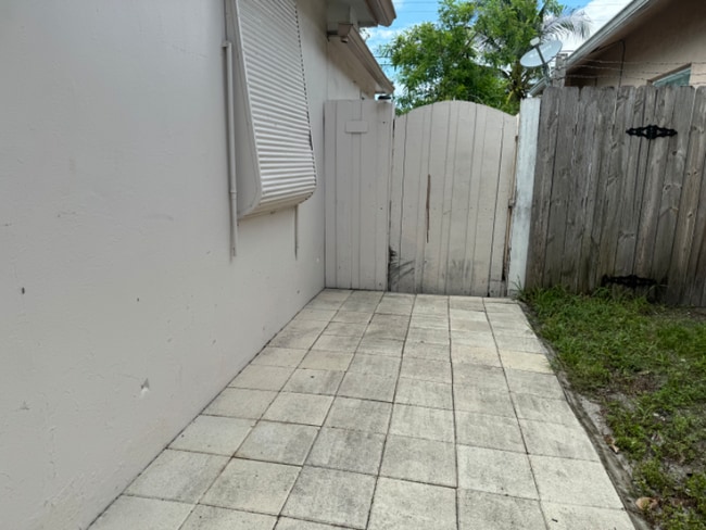 Building Photo - 251 NE 41st St