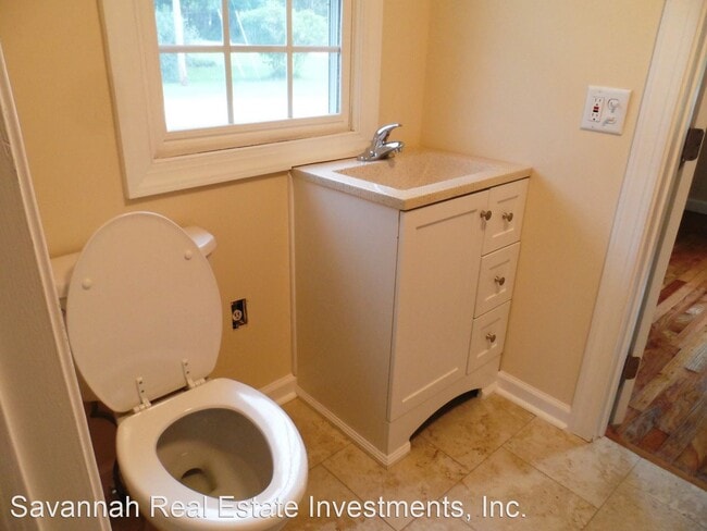Building Photo - 2 br, 1 bath House - 244 Hinesville Unit B