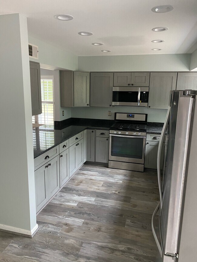 Foto del edificio - 8326 Linden Oaks Ct