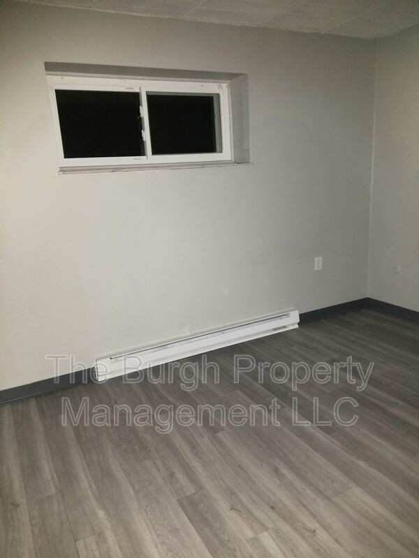 Building Photo - 634 Southcrest Dr
