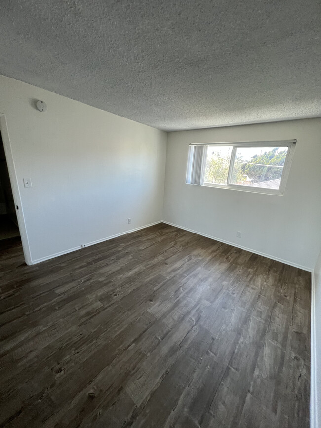 Floorplan - 1643 Artesia Blvd