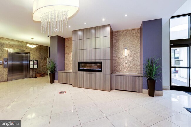 Foto del edificio - 1011 Arlington Blvd