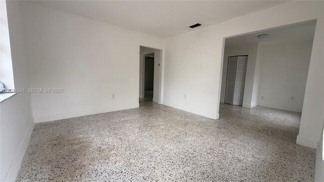 Foto del edificio - 3216 SW 25th Ter