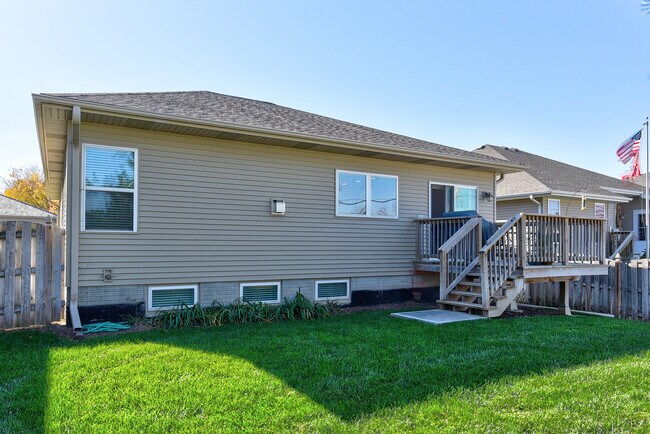 Patio trasero con terraza - 17024 Cypress St