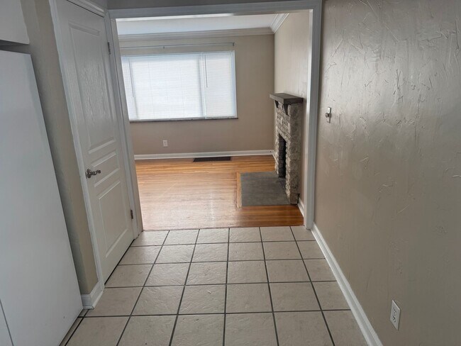 Foto del edificio - 3 Bedroom Cape Cod - Upper Arlington, OH