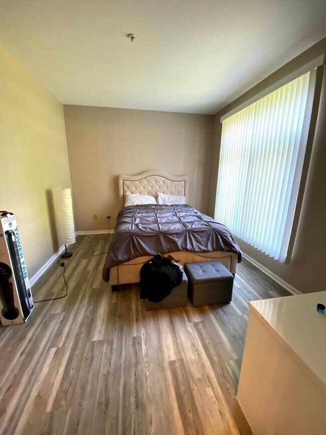 Foto del edificio - 805 Addison Ave