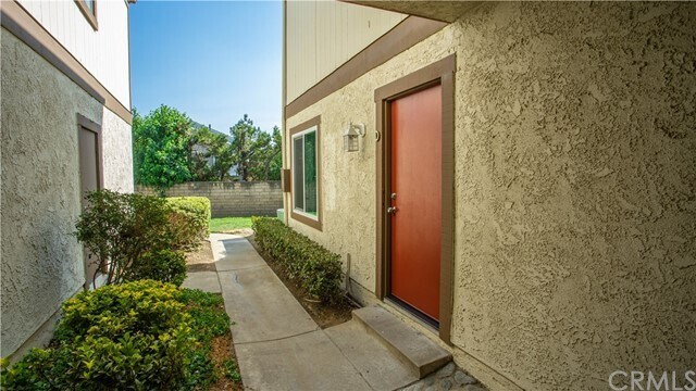 Foto del edificio - 1216 S Cypress Ave