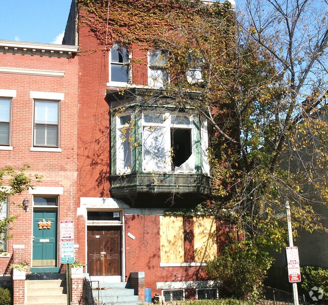 Building Photo - 316 Independence Ave SE