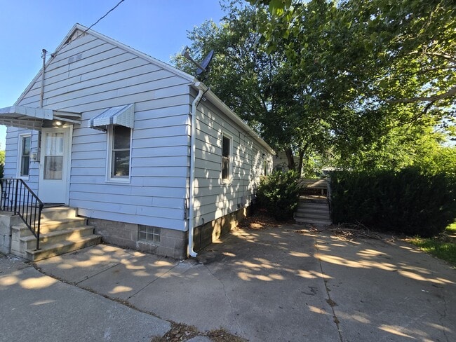 Building Photo - 867 Maxwell St