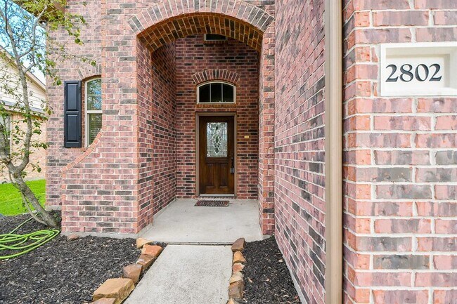 Building Photo - 2802 Silver Bend Ln