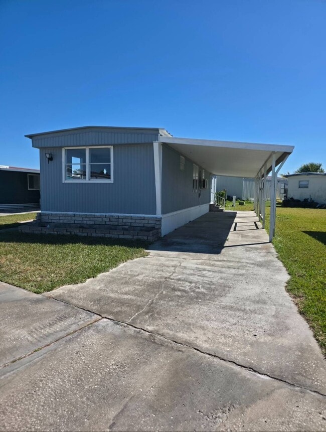 Building Photo - 2910 Hibiscus Run Ln.
