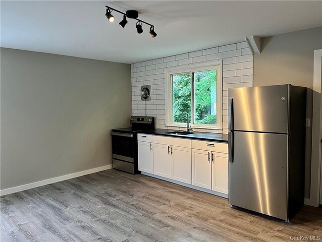 Foto del edificio - 46 Sunset Dr