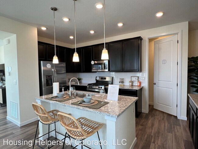 Foto del edificio - 4 br, 3 bath House - 1666 Drake Alley