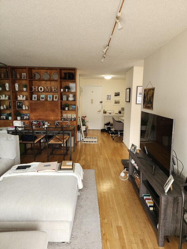 301 E 79th St Unit 17L, New York, NY 10075 Room for Rent in New York