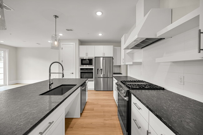 Foto del edificio - 127 Myrtle Rd