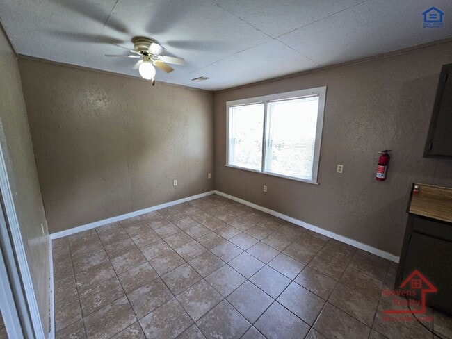 Building Photo - 620 Allie Ln