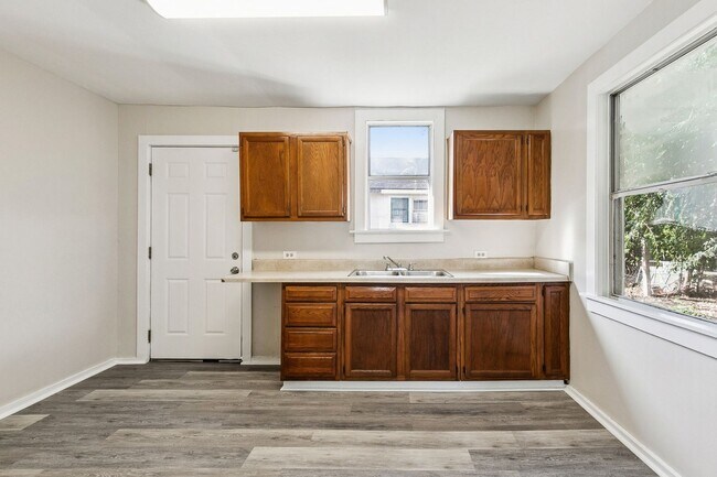 Foto del edificio - 4200-4202 5th St