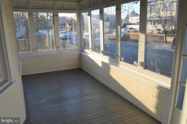 Building Photo - 494 Lynwood Ave