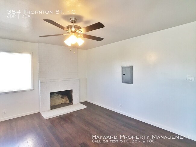 Foto del edificio - 384 Thornton St