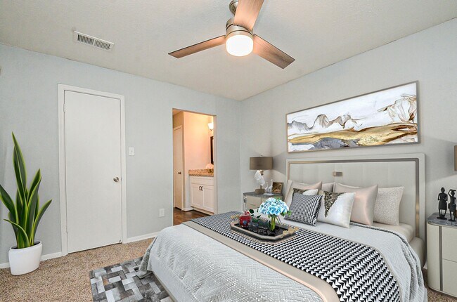 Building Photo - 5711 Sugar Hill Dr