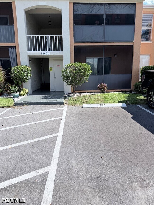 Foto del edificio - 12636 Kenwood Ln