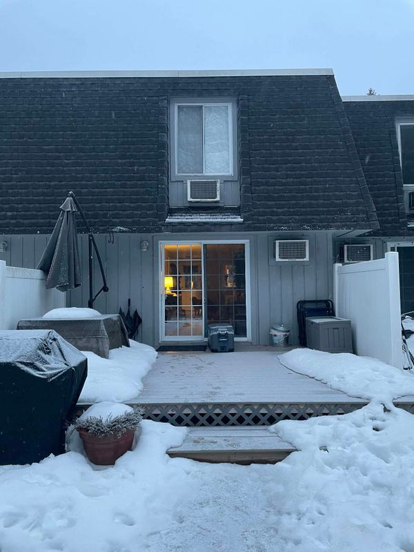 Foto del edificio - 861 Main St