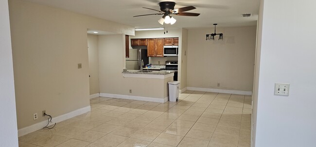 Building Photo - 2866 S University Dr