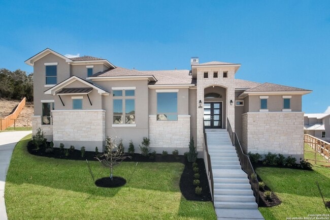 Building Photo - Timeless Luxury
