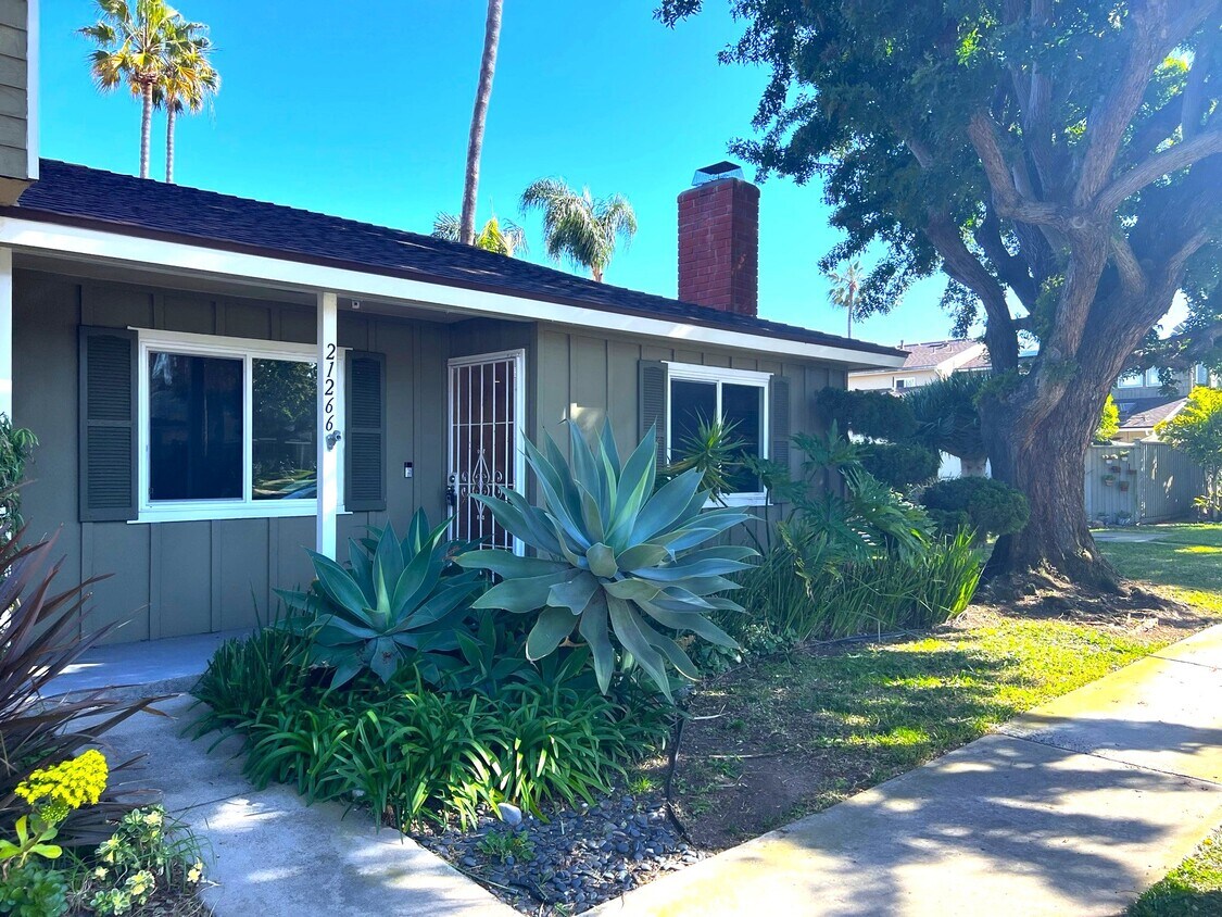 21266 Burlington Ln, Huntington Beach, CA 92646 Townhome Rentals in