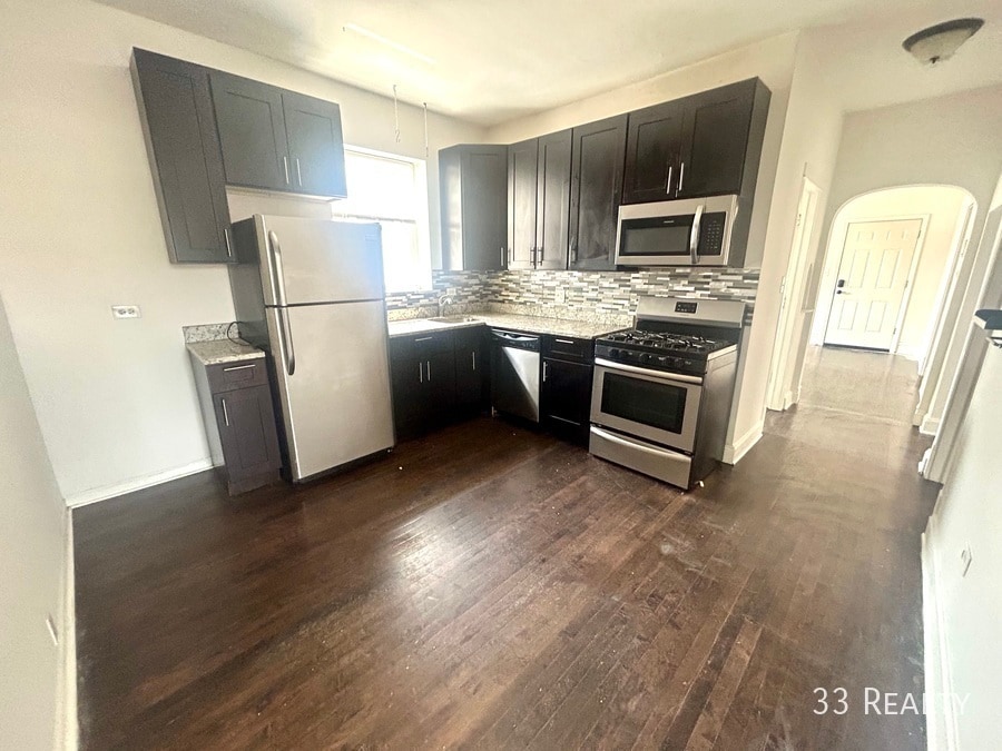 Primary Photo - 2133 N Springfield Ave