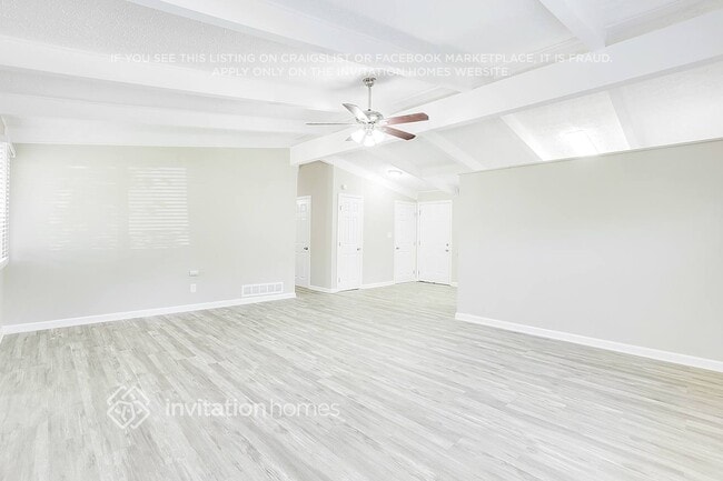 Foto del edificio - 2996 Horse Shoe Dr