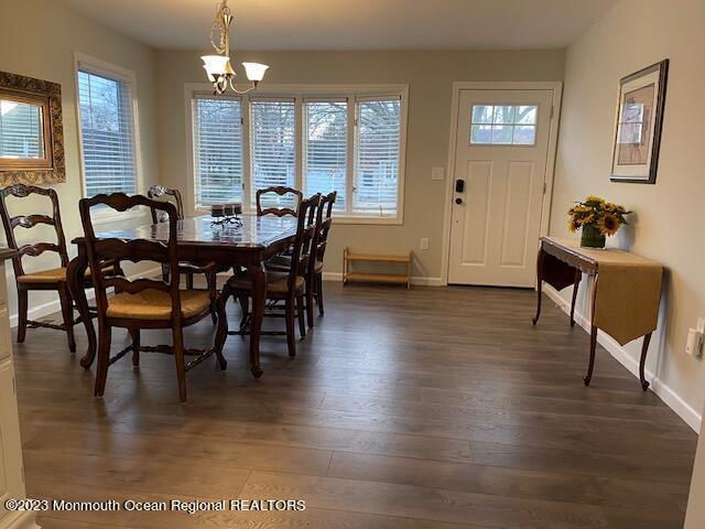 Building Photo - 301 Willow Dr