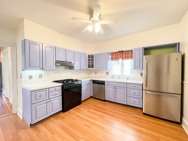 Building Photo - 183 Savin Hill Ave