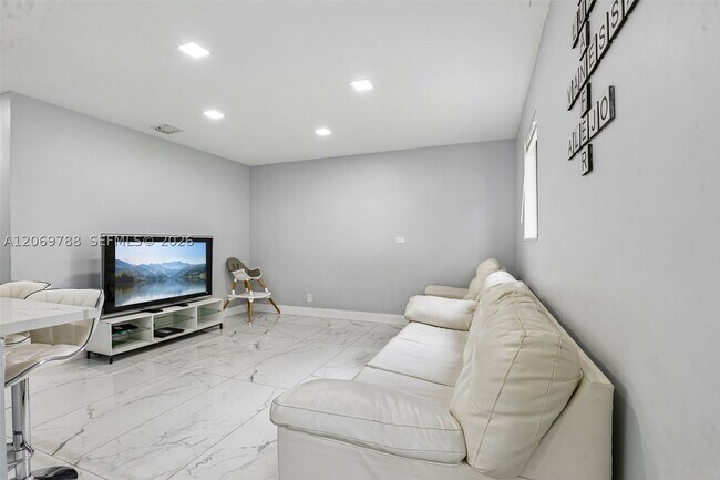Foto del edificio - 1421 N 68th Ave