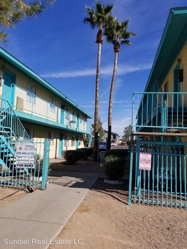 Building Photo - 65-65 N May