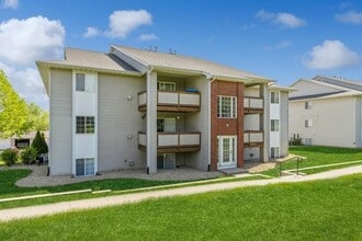 Building Photo - 2440 Rushmore Dr