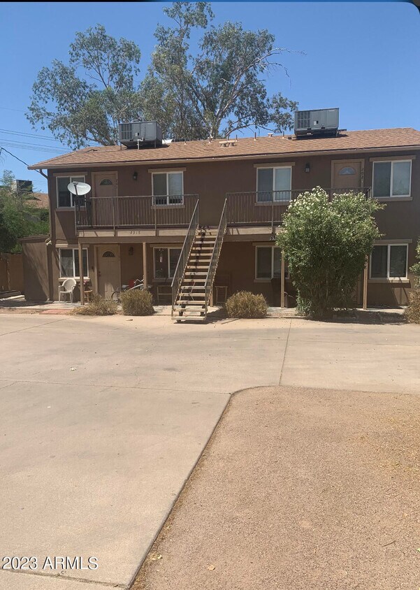 2318 W Ella St Unit 102, Mesa, AZ 85201 Room for Rent in Mesa, AZ