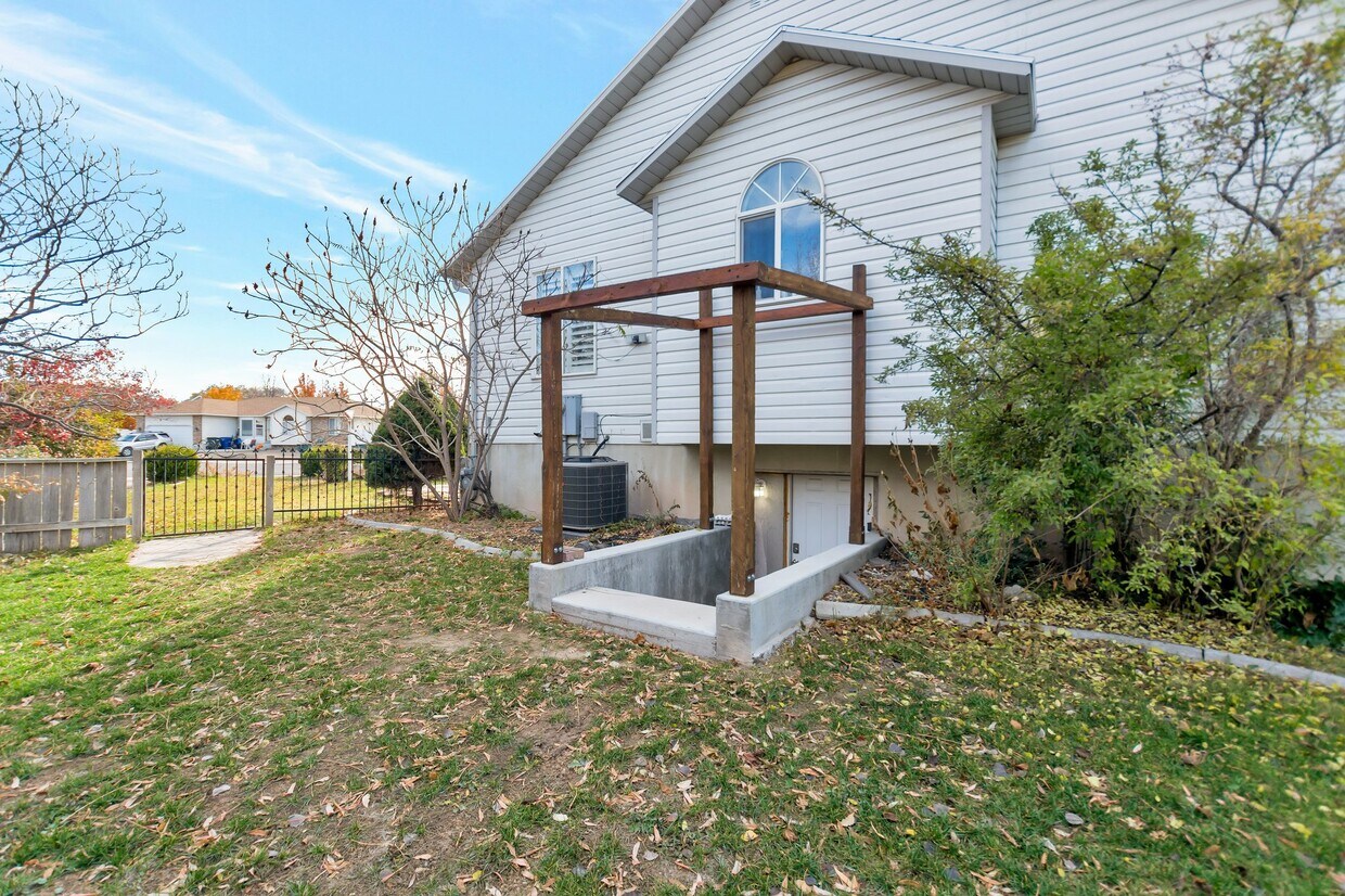 Primary Photo - 5188 Brittany Ct
