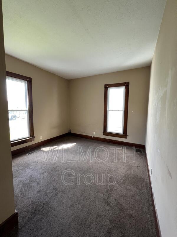 Building Photo - 102 W Pennsylvania St