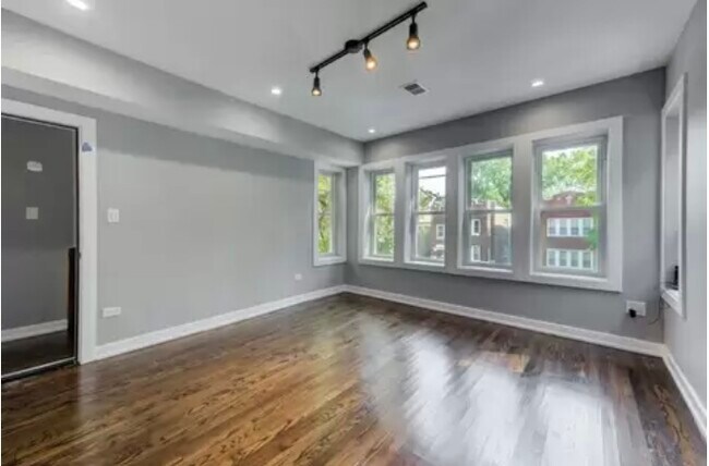 Building Photo - 6042 S Throop St