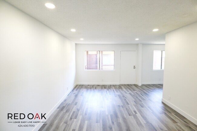 Foto del edificio - 14632 W Magnolia Blvd