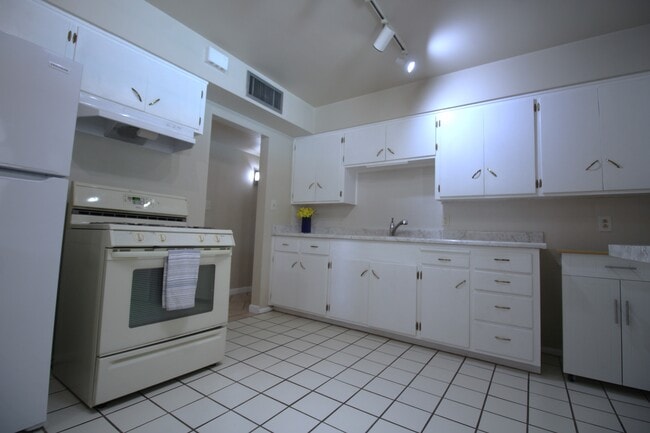 Foto del edificio - 1427 W 7th St