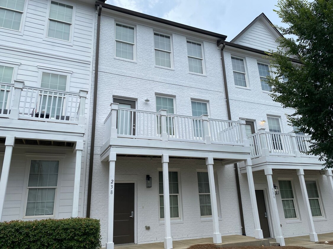 Primary Photo - 3BD/3BA Available for early August Move In