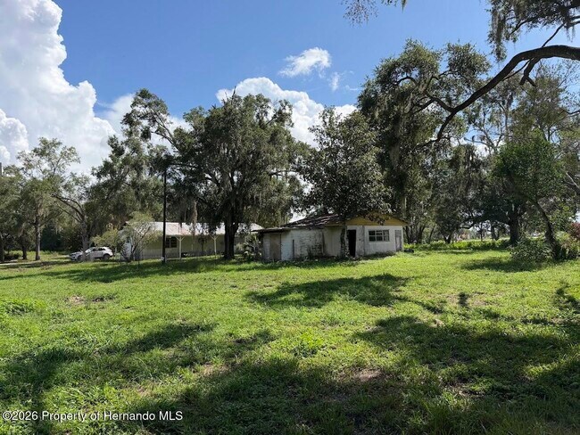 Foto del edificio - 18640 County Line Rd