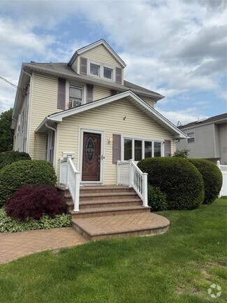 Building Photo - 2359 Bellmore Ave
