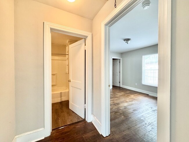 Building Photo - 3 BR house available near Target on Lawndale!