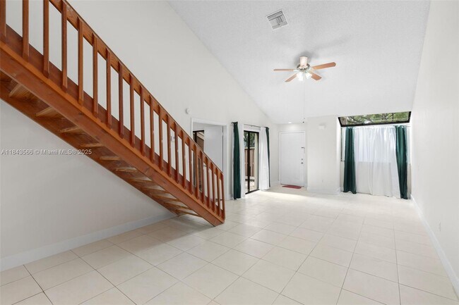 Foto del edificio - 7144 Sportsman Dr