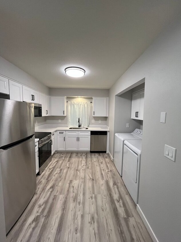 Primary Photo - Newly Renovated 3-bedroom, 2.5-bath Home I...